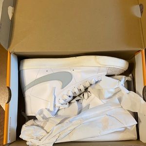 Nike blazer mid ‘77 sz 11